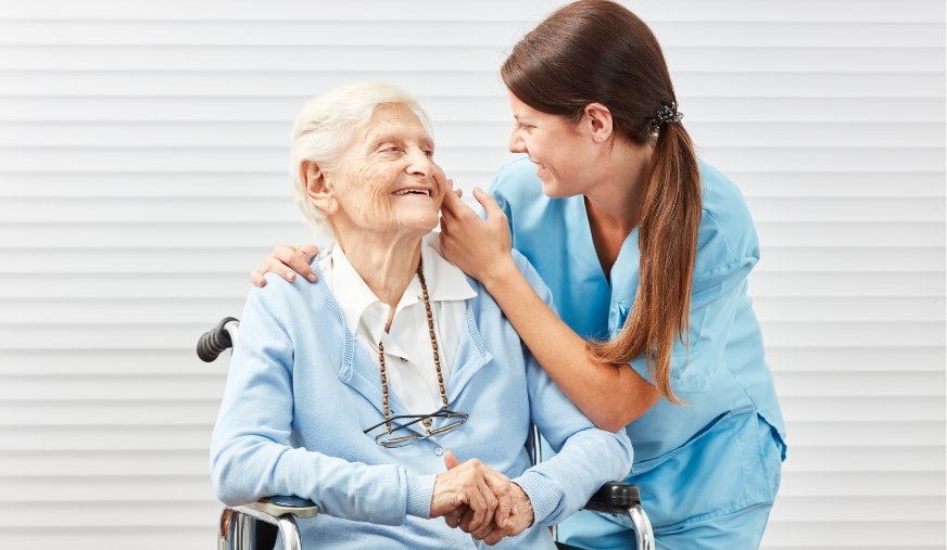 Inverno e salute degli anziani: consigli utili dal farmacista