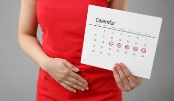 Sindrome premestruale: sintomi, cause e rimedi per affrontarla