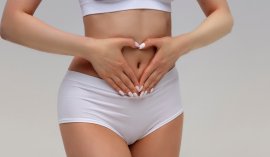 Digestione lenta e gonfiore dopo cene pesanti estive: i rimedi naturali